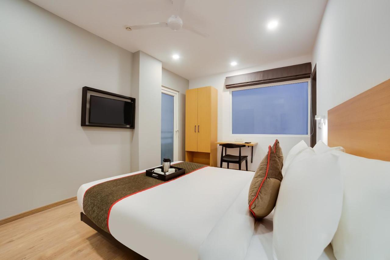 Oyo Townhouse 019 Anand Vihar Hotell New Delhi Exteriör bild