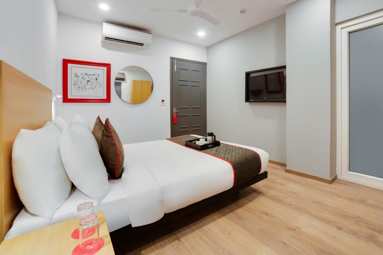Oyo Townhouse 019 Anand Vihar Hotell New Delhi Exteriör bild