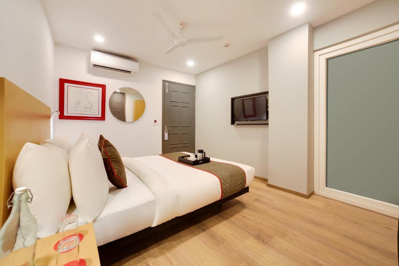 Oyo Townhouse 019 Anand Vihar Hotell New Delhi Exteriör bild