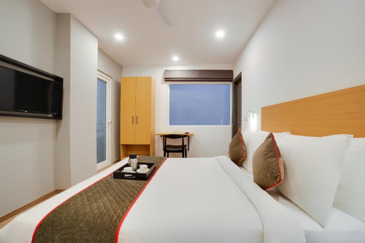 Oyo Townhouse 019 Anand Vihar Hotell New Delhi Exteriör bild