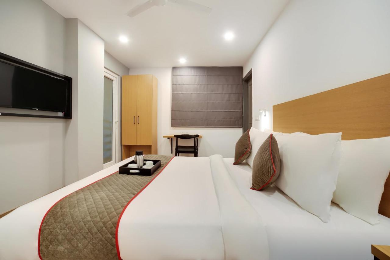 Oyo Townhouse 019 Anand Vihar Hotell New Delhi Exteriör bild