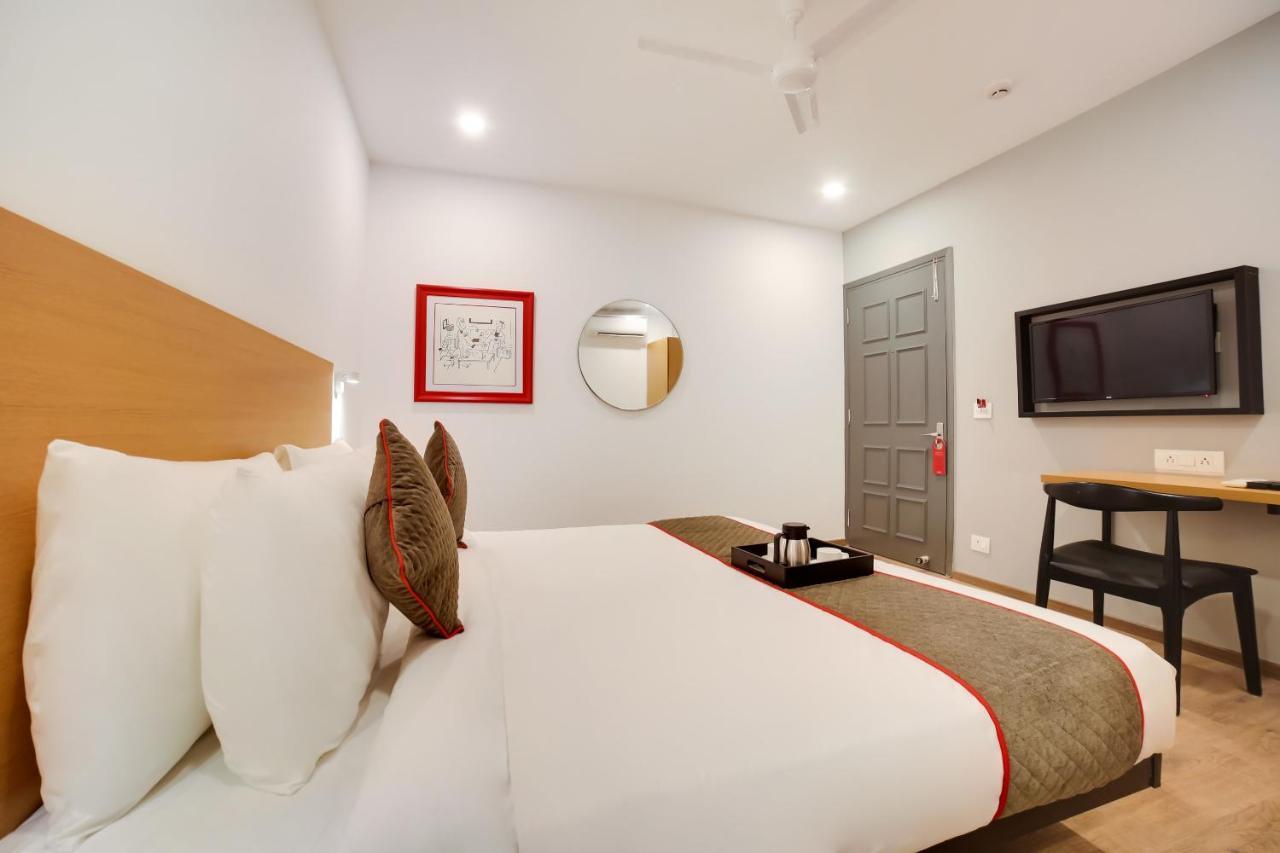 Oyo Townhouse 019 Anand Vihar Hotell New Delhi Exteriör bild