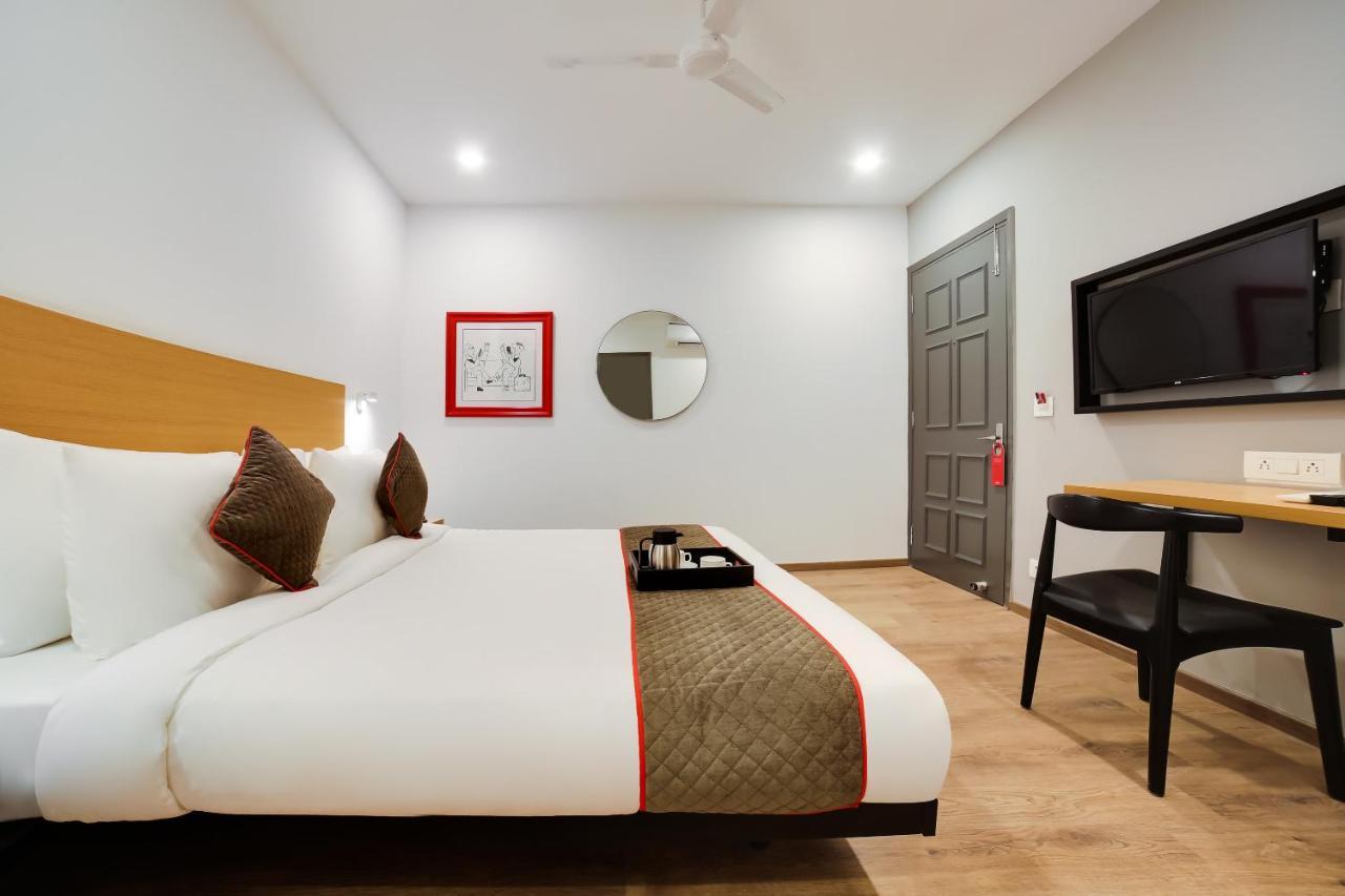 Oyo Townhouse 019 Anand Vihar Hotell New Delhi Exteriör bild