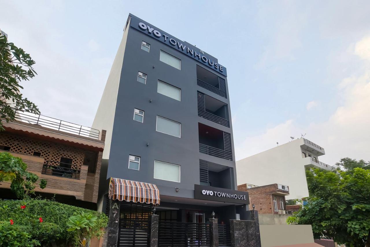 Oyo Townhouse 019 Anand Vihar Hotell New Delhi Exteriör bild