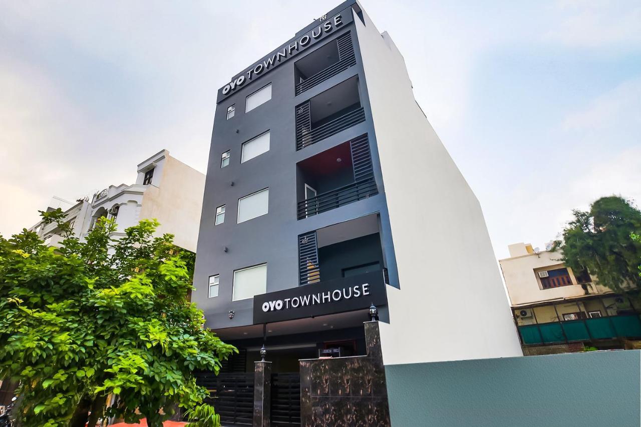 Oyo Townhouse 019 Anand Vihar Hotell New Delhi Exteriör bild
