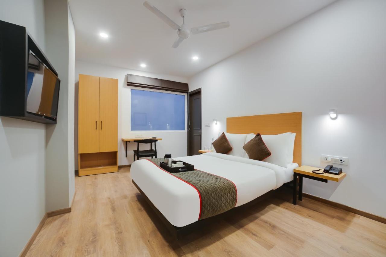 Oyo Townhouse 019 Anand Vihar Hotell New Delhi Exteriör bild